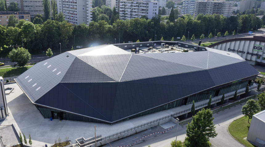 Umwelt Arena Gebäude vorne